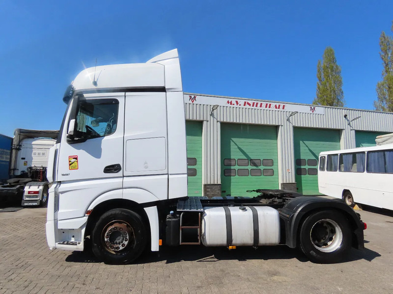 Mercedes-Benz Actros 1851 RETARDER, EVV, 831300 km original! RETARDER, 2 tanks - Тягач: фото 5 Mercedes-Benz Actros 1851 RETARDER, EVV, 831300 km original! RETARDER, 2 tanks - Тягач: фото 5