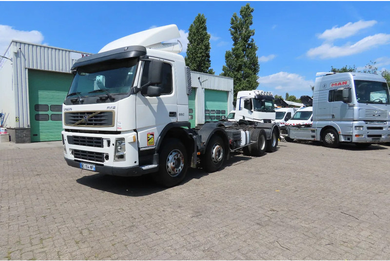 Volvo FM 12.380 8x4 FULL SPRING. 100% condition! - Грузовик-шасси: фото 1 Volvo FM 12.380 8x4 FULL SPRING. 100% condition! - Грузовик-шасси: фото 1