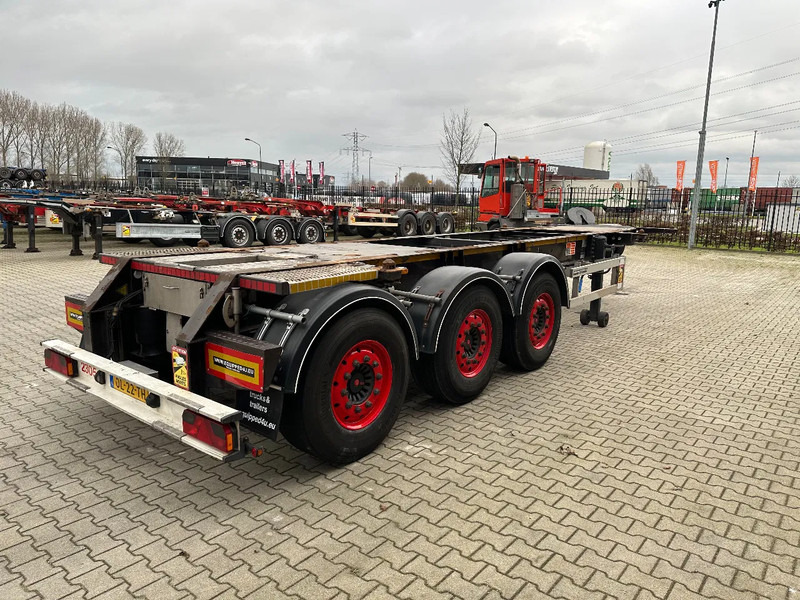Burg 20FT ADR (EX/II, EX/III, FL, AT) Chassis, Leergewicht : 3.690kg, SAF INTRADISC, 2x Liftachse, NL-Chassis - Полуприцеп-контейнеровоз/ Сменный кузов: фото 3 Burg 20FT ADR (EX/II, EX/III, FL, AT) Chassis, Leergewicht : 3.690kg, SAF INTRADISC, 2x Liftachse, NL-Chassis - Полуприцеп-контейнеровоз/ Сменный кузов: фото 3