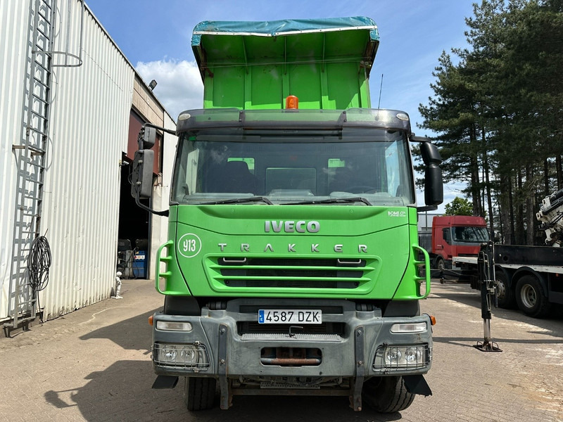 Iveco TRAKKER 310 6x4 STEEL TIPPER / KIPPER - MANUAL ZF - BIG AXLES / HUB REDUCTION - STEEL SPRING - Самосвал: фото 3 Iveco TRAKKER 310 6x4 STEEL TIPPER / KIPPER - MANUAL ZF - BIG AXLES / HUB REDUCTION - STEEL SPRING - Самосвал: фото 3