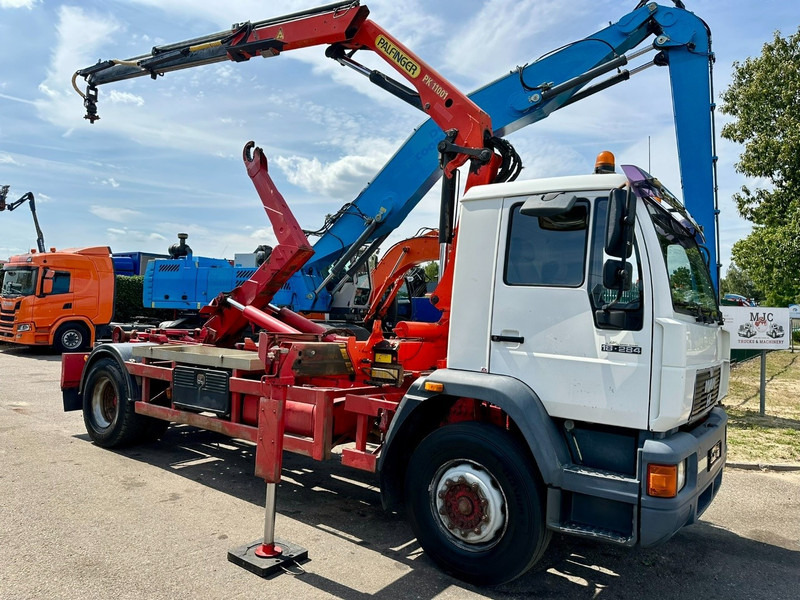 MAN 18.284 HOOKLIFT + CRANE PALFINGER PK 11001 A - TÜV 05/2026 - STEEL SPRING / BLATT / LAMES - BE TRUCK - Крюковой мультилифт, Автоманипулятор: фото 1 MAN 18.284 HOOKLIFT + CRANE PALFINGER PK 11001 A - TÜV 05/2026 - STEEL SPRING / BLATT / LAMES - BE TRUCK - Крюковой мультилифт, Автоманипулятор: фото 1