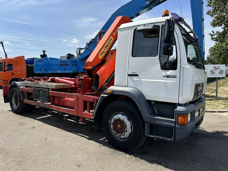 MAN 18.284 HOOKLIFT + CRANE PALFINGER PK 11001 A - TÜV 05/2026 - STEEL SPRING / BLATT / LAMES - BE TRUCK - Крюковой мультилифт, Автоманипулятор: фото 2 MAN 18.284 HOOKLIFT + CRANE PALFINGER PK 11001 A - TÜV 05/2026 - STEEL SPRING / BLATT / LAMES - BE TRUCK - Крюковой мультилифт, Автоманипулятор: фото 2