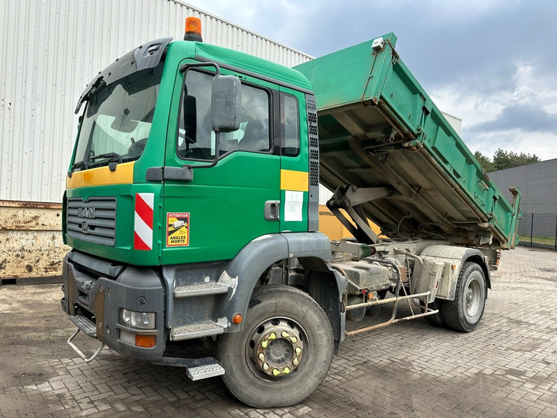 MAN TG 18.310 A 4x2 2 WAY TIPPER / BI-BENNE / 2 SEITEN KIPPER - MANUAL ZF - STEEL SPRING / HUB REDUCTION - Самосвал: фото 1 MAN TG 18.310 A 4x2 2 WAY TIPPER / BI-BENNE / 2 SEITEN KIPPER - MANUAL ZF - STEEL SPRING / HUB REDUCTION - Самосвал: фото 1