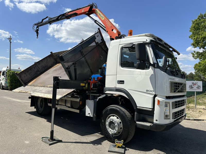 Volvo FM 300 4x4 TIPPER + CRANE PALFINGER PK 12000 - *339.000km* - MANUAL - STEEL SPRING / BIG AXLES - EURO 3 - TÜV 15/10/2025 - Самосвал, Автоманипулятор: фото 3 Volvo FM 300 4x4 TIPPER + CRANE PALFINGER PK 12000 - *339.000km* - MANUAL - STEEL SPRING / BIG AXLES - EURO 3 - TÜV 15/10/2025 - Самосвал, Автоманипулятор: фото 3