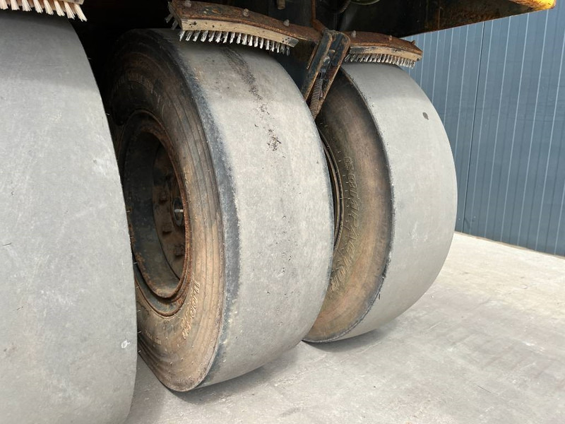 Пневмоколесный каток Bomag BW24R: фото 13