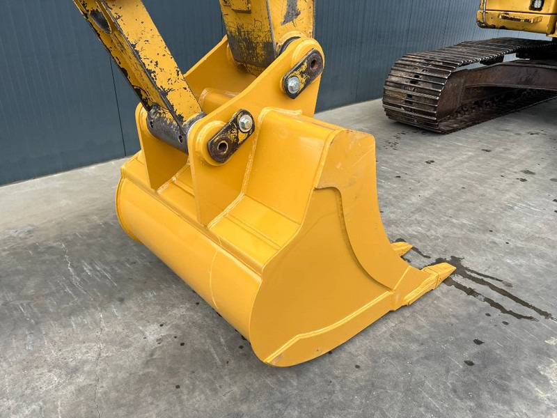 Гусеничный экскаватор Cat 320D L: фото 13