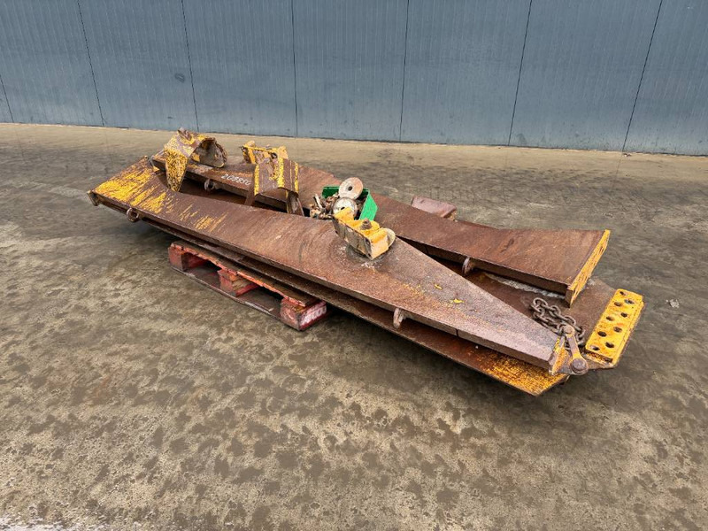 Cat 730 - Гидроборт для Строительной техники: фото 1 Cat 730 - Гидроборт для Строительной техники: фото 1