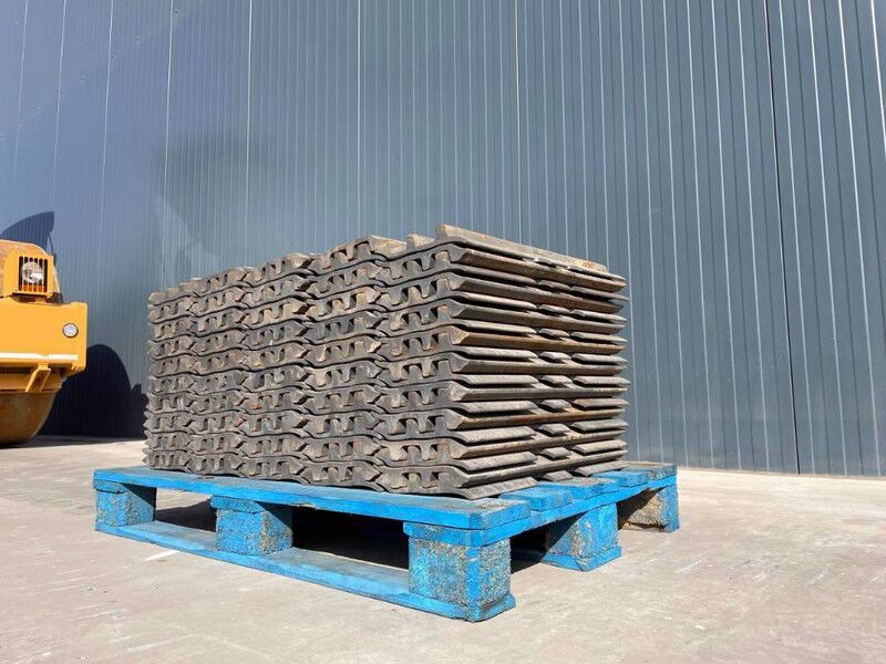 Hyundai R210 / R215 / R220 / R235 / R250 / R260 - Рама/ Шасси для Строительной техники: фото 2 Hyundai R210 / R215 / R220 / R235 / R250 / R260 - Рама/ Шасси для Строительной техники: фото 2