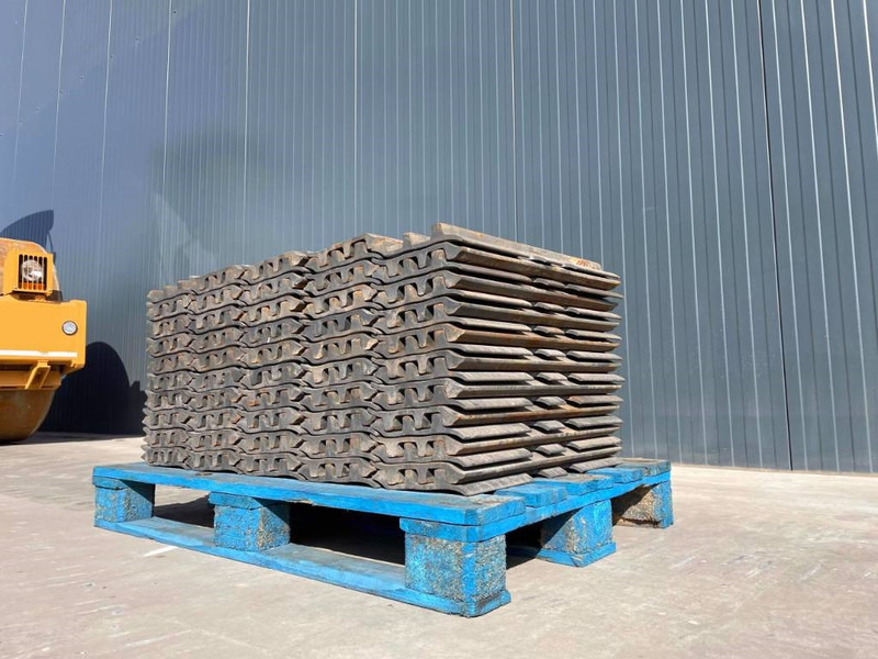 Hyundai R210 / R215 / R220 / R235 / R250 / R260 - Рама/ Шасси для Строительной техники: фото 2 Hyundai R210 / R215 / R220 / R235 / R250 / R260 - Рама/ Шасси для Строительной техники: фото 2