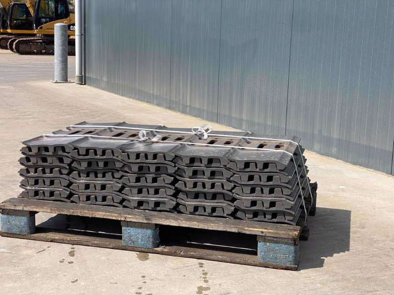 Hyundai R280 / R290 / R320 Shoes/Pads - Рама/ Шасси для Строительной техники: фото 5 Hyundai R280 / R290 / R320 Shoes/Pads - Рама/ Шасси для Строительной техники: фото 5