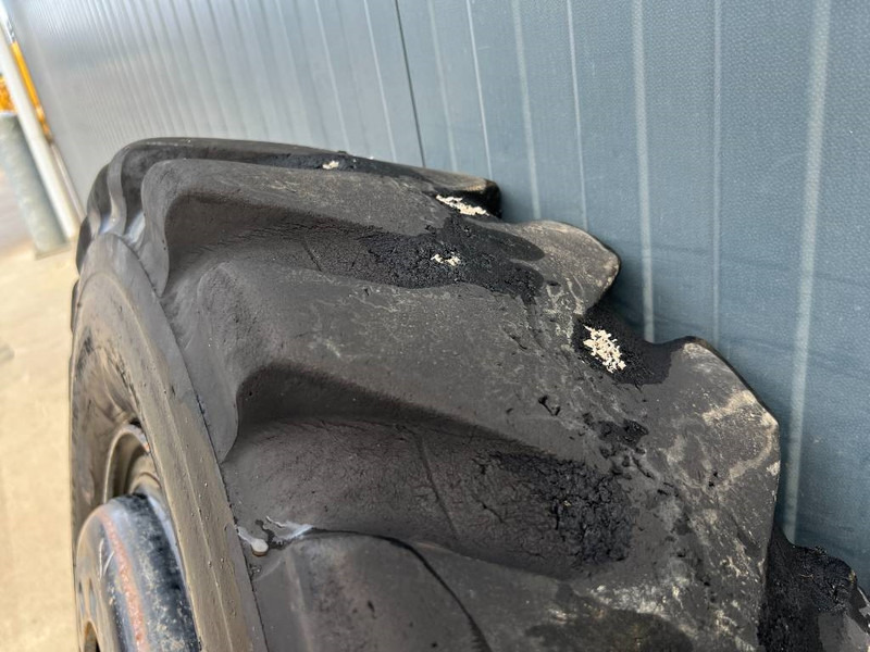 Michelin 1000 x 20 banden / 10.00 x 20: 1x2 Reifen - Шины и диски для Строительной техники: фото 4 Michelin 1000 x 20 banden / 10.00 x 20: 1x2 Reifen - Шины и диски для Строительной техники: фото 4