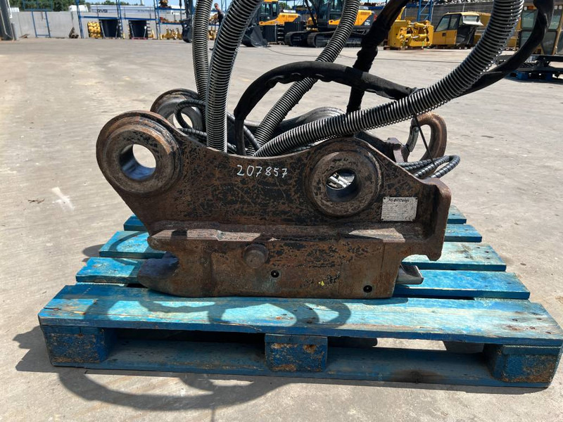 OilQuick OQ70/55 323E - Сцепное устройство для Строительной техники: фото 4 OilQuick OQ70/55 323E - Сцепное устройство для Строительной техники: фото 4