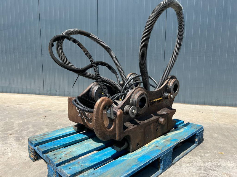 OilQuick OQ70/55 - 323E - Сцепное устройство для Строительной техники: фото 1 OilQuick OQ70/55 - 323E - Сцепное устройство для Строительной техники: фото 1