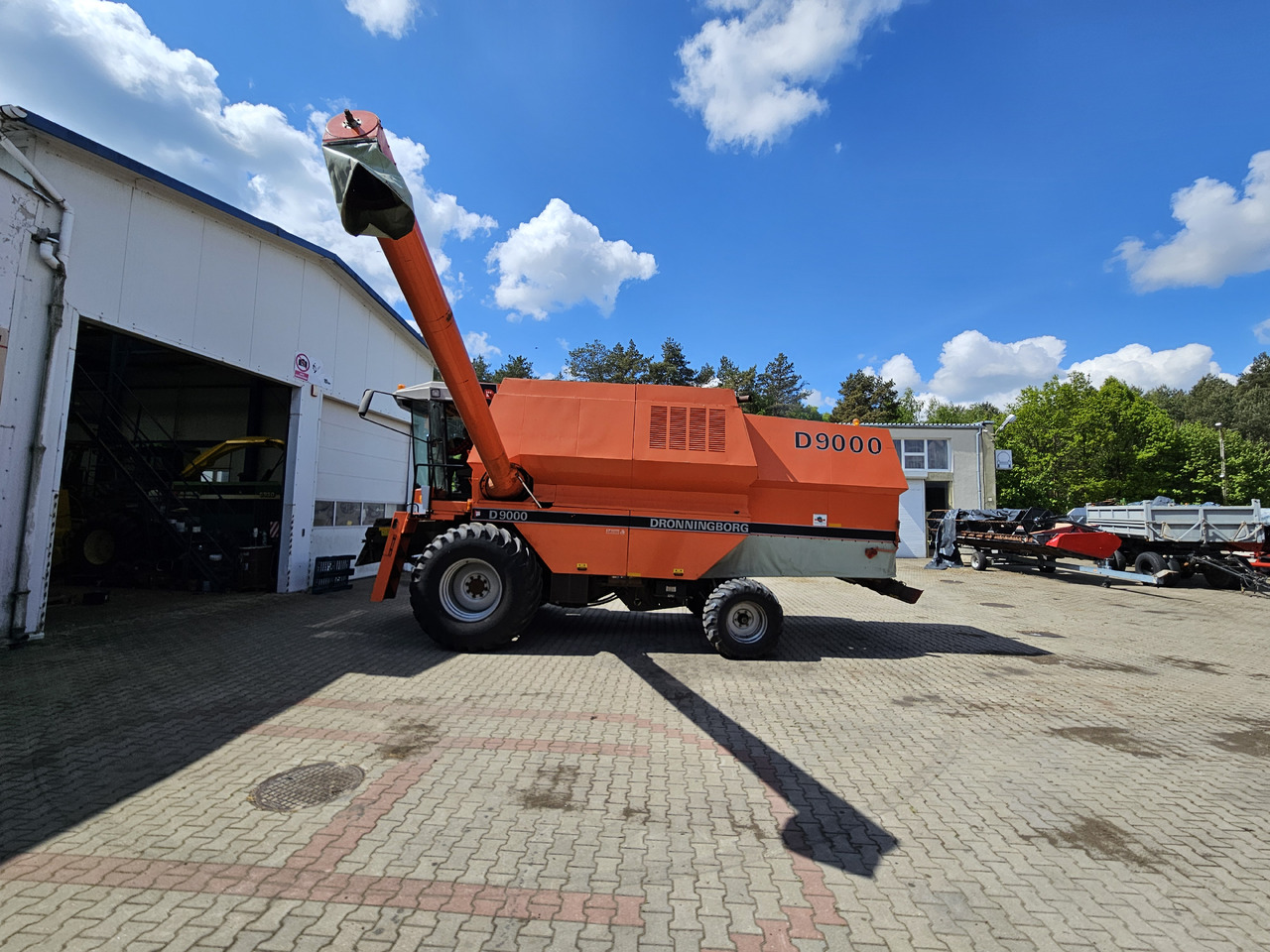 Dronningborg D9000 - Зерноуборочный комбайн: фото 2 Dronningborg D9000 - Зерноуборочный комбайн: фото 2