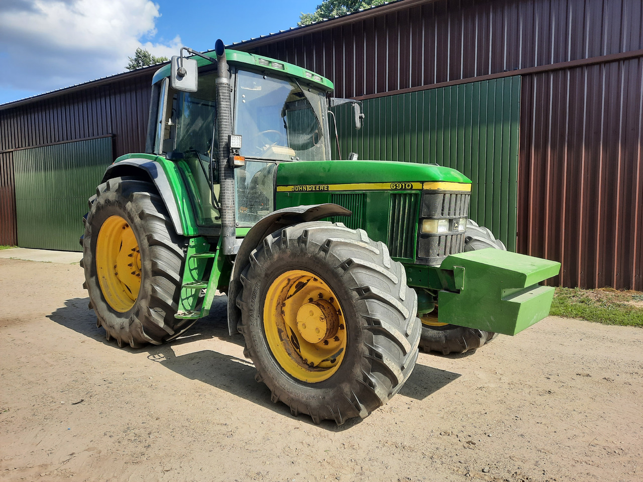 JOHN DEERE 6910 - Трактор: фото 5 JOHN DEERE 6910 - Трактор: фото 5