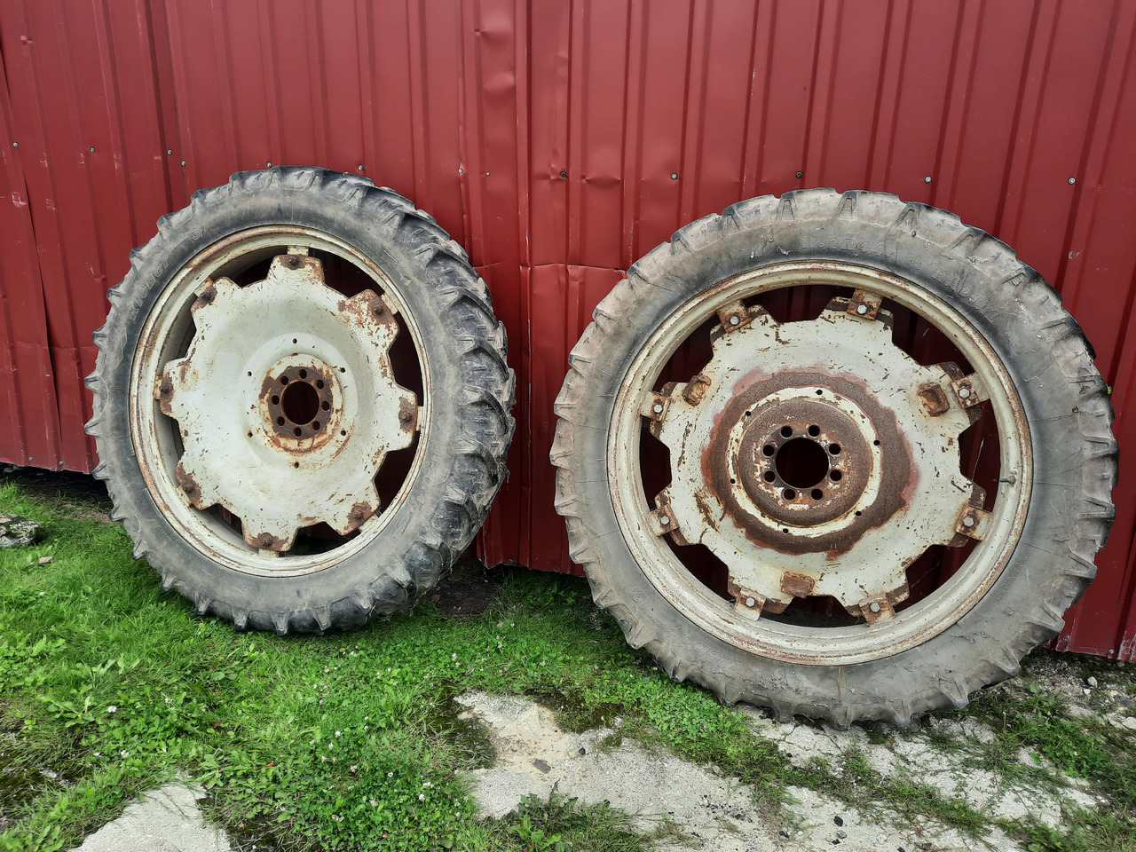 KLEBER Super 3 11.2 R44 - Колесо для Сельскохозяйственной техники: фото 1 KLEBER Super 3 11.2 R44 - Колесо для Сельскохозяйственной техники: фото 1