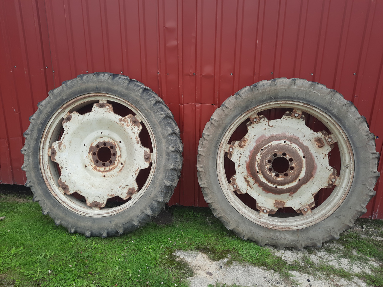 KLEBER Super 3 11.2 R44 - Колесо для Сельскохозяйственной техники: фото 2 KLEBER Super 3 11.2 R44 - Колесо для Сельскохозяйственной техники: фото 2