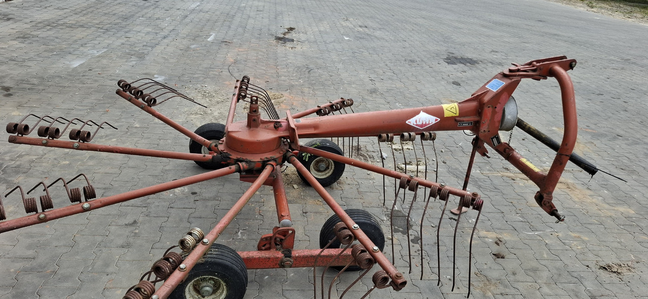 KUHN GA 300 GM - Сеноворошилка: фото 4 KUHN GA 300 GM - Сеноворошилка: фото 4
