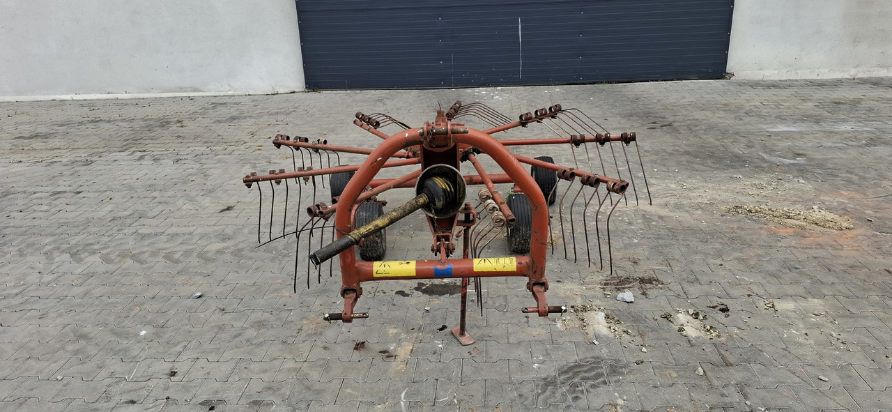 KUHN GA 300 GM - Сеноворошилка: фото 1 KUHN GA 300 GM - Сеноворошилка: фото 1