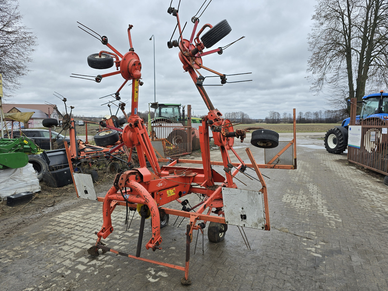 KUHN GF 6301 MH - Сеноворошилка: фото 1 KUHN GF 6301 MH - Сеноворошилка: фото 1