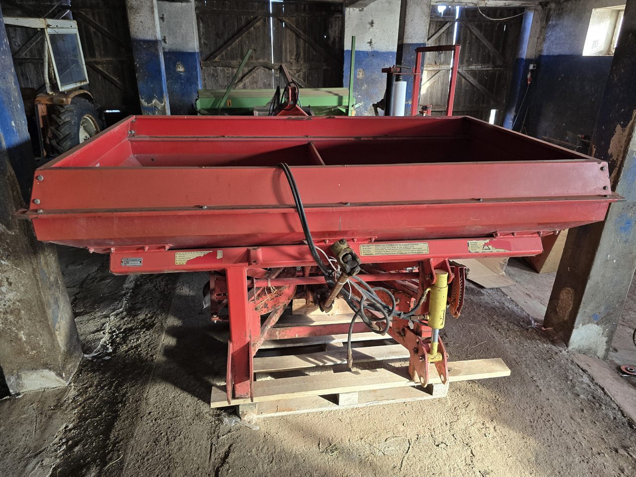 LELY CENTERLINER 1200 L - Разбрасыватель удобрений: фото 4 LELY CENTERLINER 1200 L - Разбрасыватель удобрений: фото 4