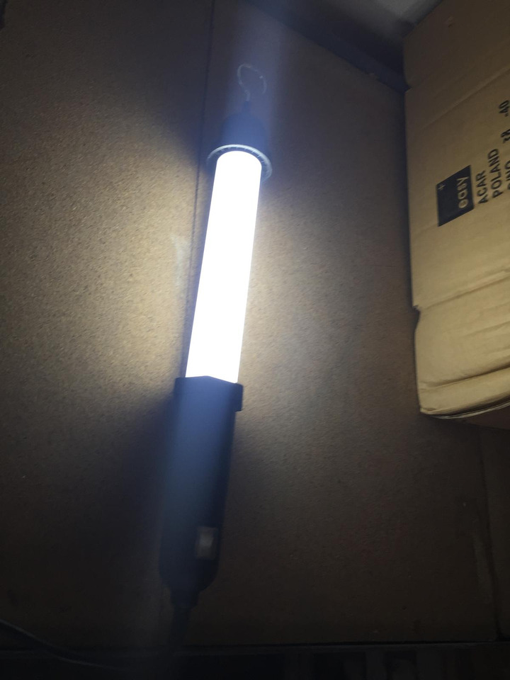 Lampa warsztatowa na 5 metrowym przewodzie zasilającym - Оборудование для гаражей/ Мастерских: фото 3 Lampa warsztatowa na 5 metrowym przewodzie zasilającym - Оборудование для гаражей/ Мастерских: фото 3