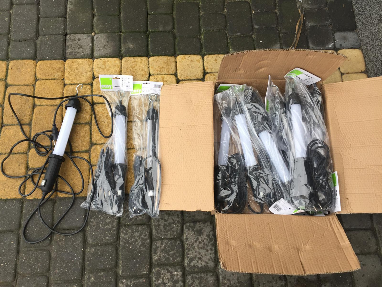 Lampa warsztatowa na 5 metrowym przewodzie zasilającym - Оборудование для гаражей/ Мастерских: фото 1 Lampa warsztatowa na 5 metrowym przewodzie zasilającym - Оборудование для гаражей/ Мастерских: фото 1