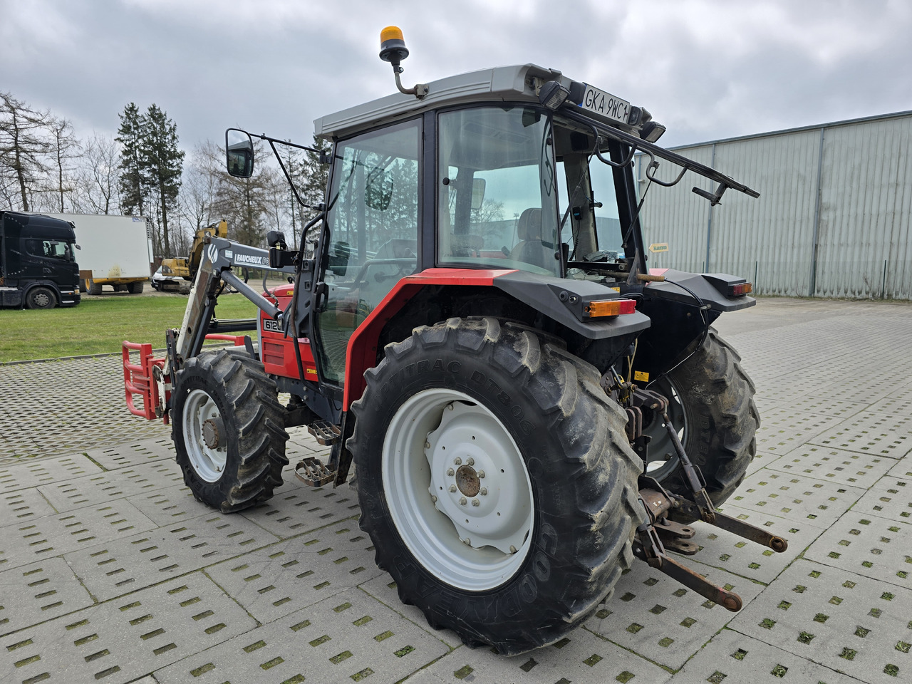 MASSEY-FERGUSON 6120 - Трактор: фото 4 MASSEY-FERGUSON 6120 - Трактор: фото 4