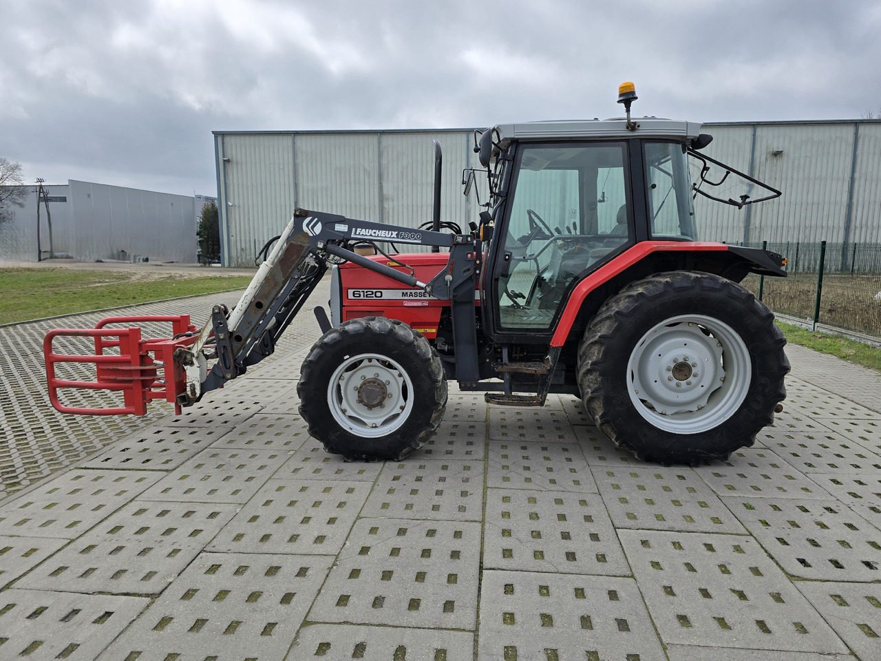 MASSEY-FERGUSON 6120 - Трактор: фото 3 MASSEY-FERGUSON 6120 - Трактор: фото 3