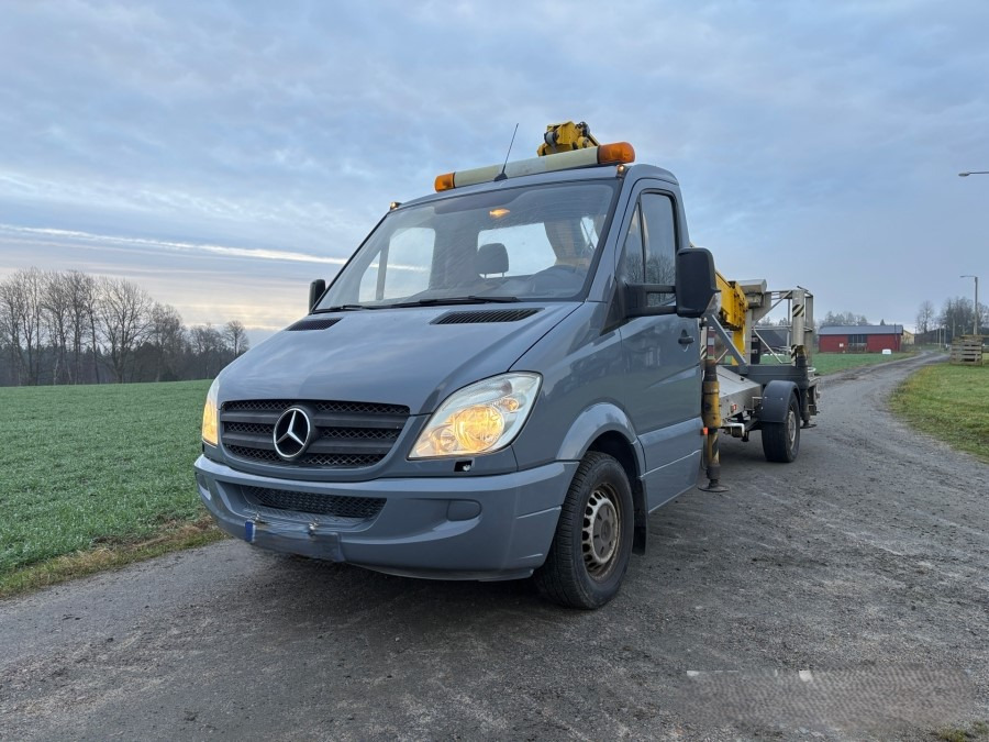 Mercedes Benz Sprinter - Грузовик с подъемником: фото 4 Mercedes Benz Sprinter - Грузовик с подъемником: фото 4