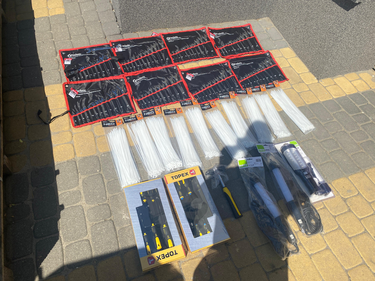 Neo Tools, qtechnic narzedzi, klucze, lampy led - Оборудование для гаражей/ Мастерских: фото 2 Neo Tools, qtechnic narzedzi, klucze, lampy led - Оборудование для гаражей/ Мастерских: фото 2