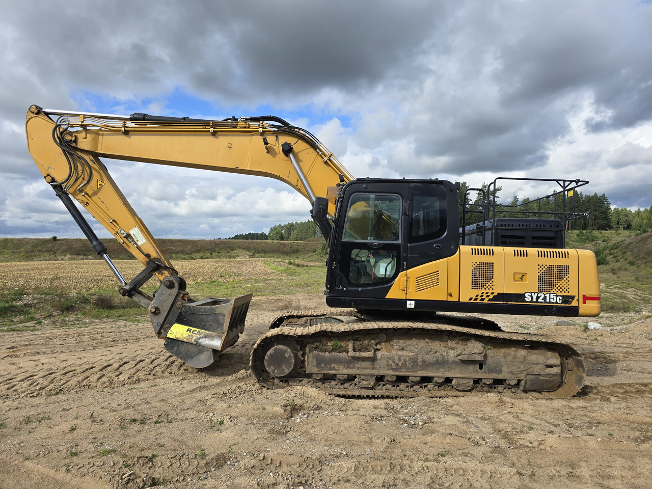 SANY SY215c - Гусеничный экскаватор: фото 2 SANY SY215c - Гусеничный экскаватор: фото 2