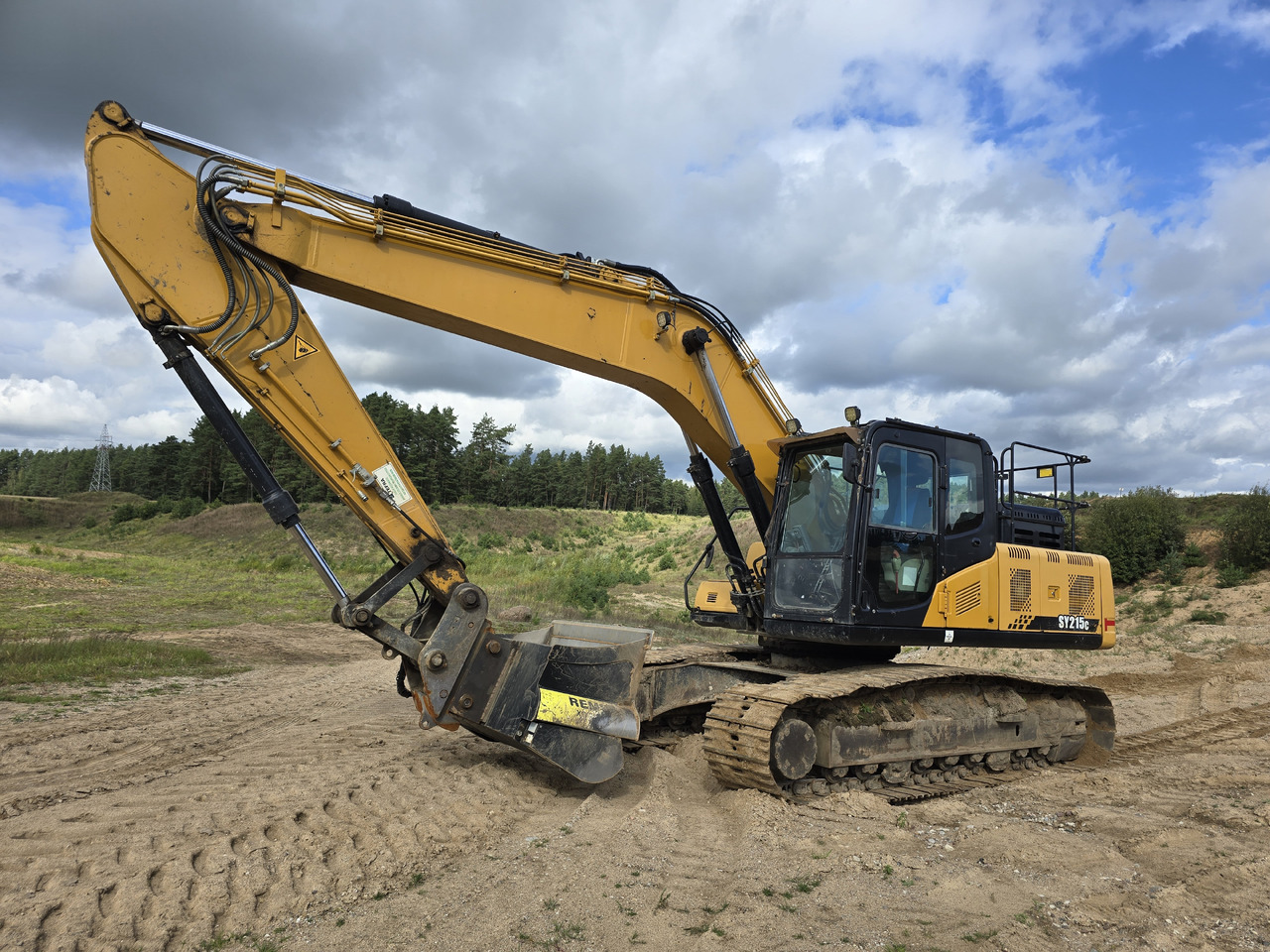 SANY SY215c - Гусеничный экскаватор: фото 1 SANY SY215c - Гусеничный экскаватор: фото 1
