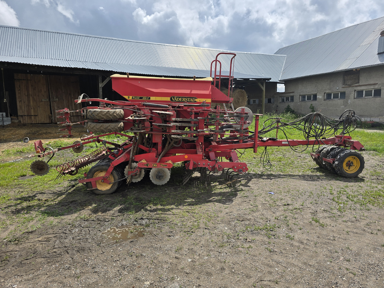 Väderstad RAPID 400 F - Посевная техника: фото 1 Väderstad RAPID 400 F - Посевная техника: фото 1
