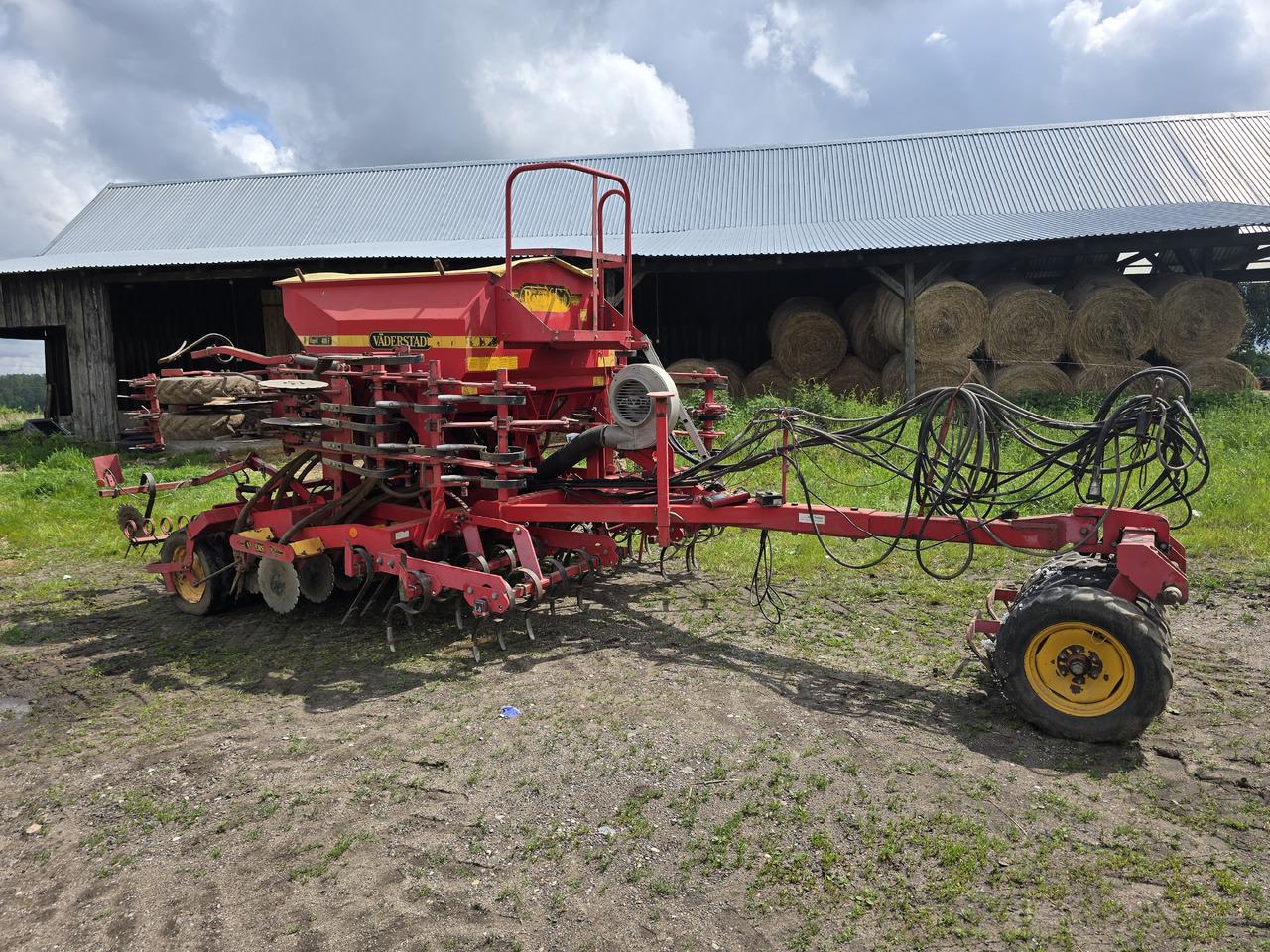 Väderstad RAPID 400 F - Посевная техника: фото 2 Väderstad RAPID 400 F - Посевная техника: фото 2