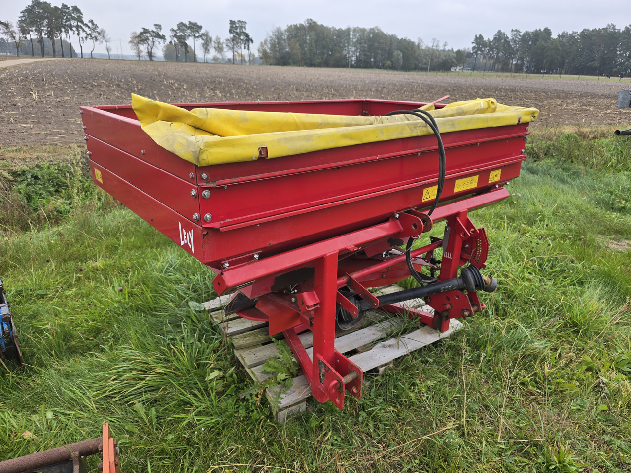 Lely SE 1500 Fertiliner - Разбрасыватель удобрений: фото 1 Lely SE 1500 Fertiliner - Разбрасыватель удобрений: фото 1