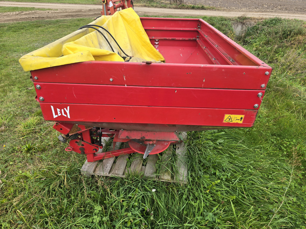 Lely SE 1500 Fertiliner - Разбрасыватель удобрений: фото 4 Lely SE 1500 Fertiliner - Разбрасыватель удобрений: фото 4