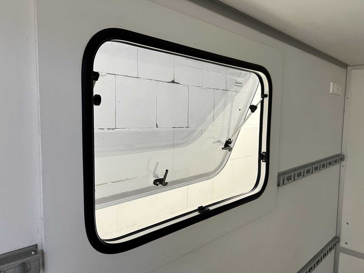 Новый Прицеп для мотоцикла BLYSS F2030HTD Rampe Tür 2 Fenster Kofferanhänger: фото 6