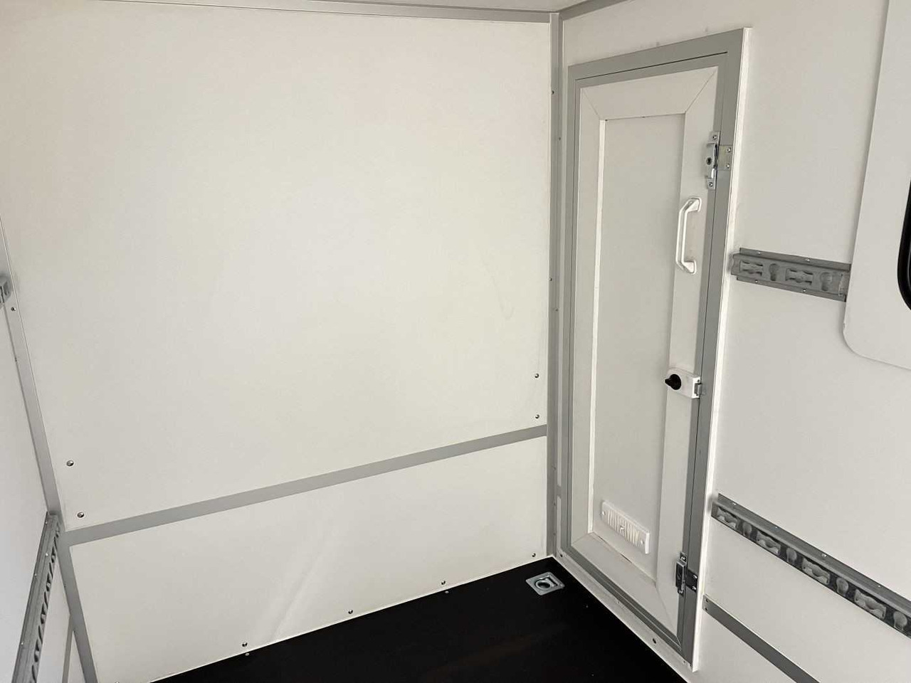 Новый Прицеп для мотоцикла BLYSS F2030HTD Rampe Tür 2 Fenster Kofferanhänger: фото 7