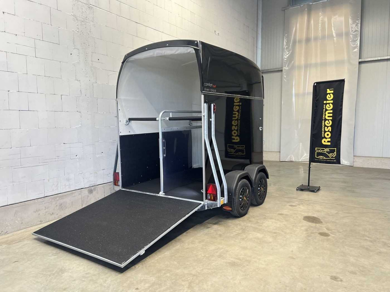 BOECKMANN Comfort Esprit SKsil+bl Sonder Pferdeanhänger - Прицеп-коневоз: фото 2 BOECKMANN Comfort Esprit SKsil+bl Sonder Pferdeanhänger - Прицеп-коневоз: фото 2