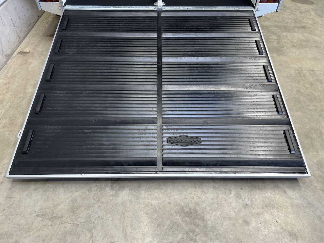 BOECKMANN Comfort Neu ALF Pferdeanhänger - Прицеп-коневоз: фото 4 BOECKMANN Comfort Neu ALF Pferdeanhänger - Прицеп-коневоз: фото 4