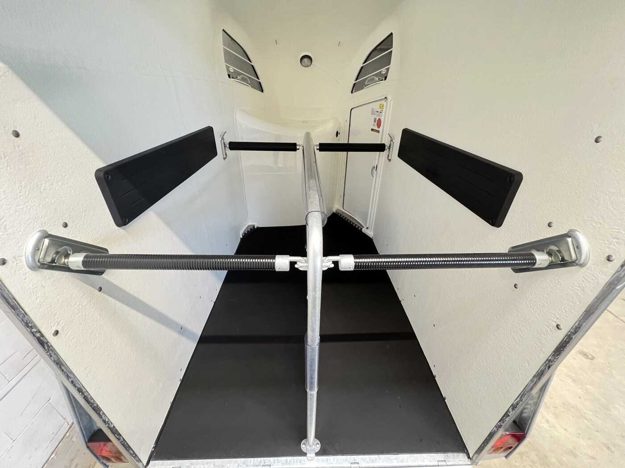 BOECKMANN Comfort Neu Pferdeanhänger - Прицеп-коневоз: фото 5 BOECKMANN Comfort Neu Pferdeanhänger - Прицеп-коневоз: фото 5