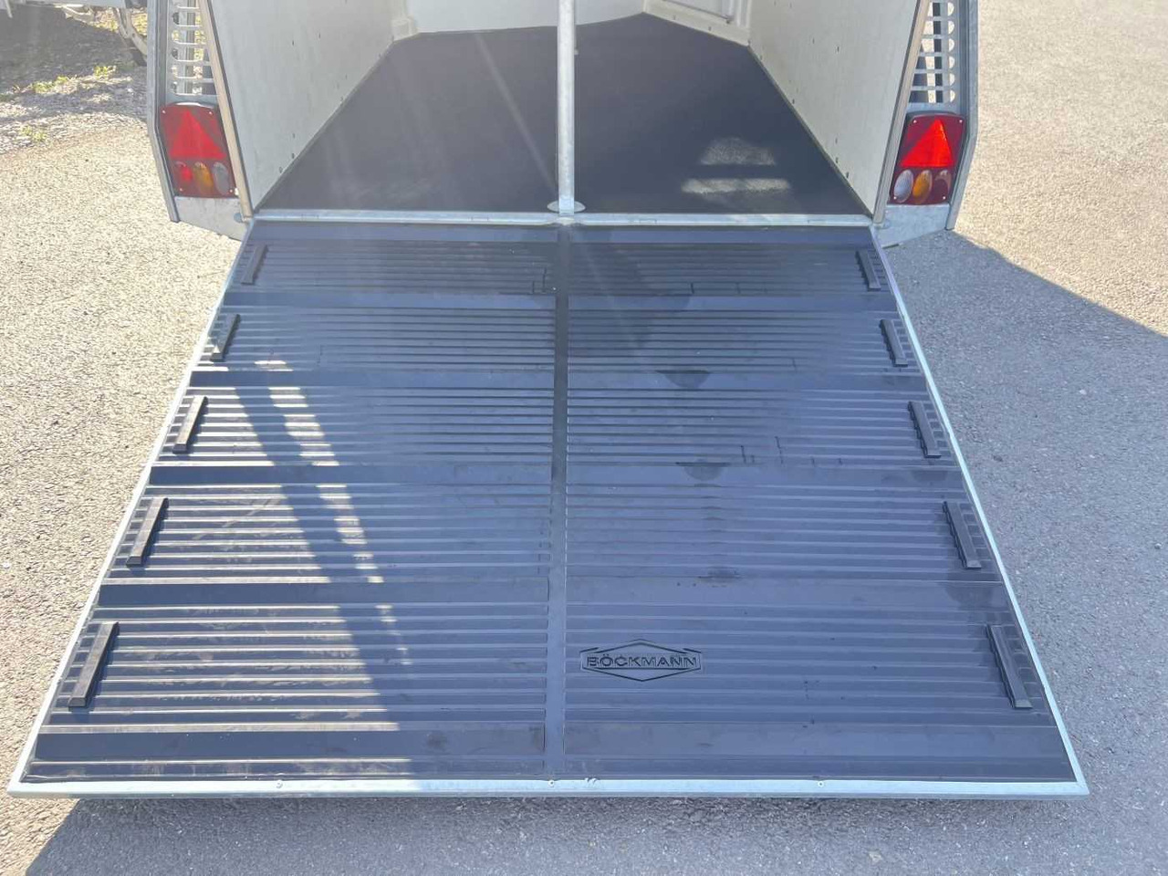 BOECKMANN Comfort Pferdeanhänger - Прицеп-коневоз: фото 4 BOECKMANN Comfort Pferdeanhänger - Прицеп-коневоз: фото 4