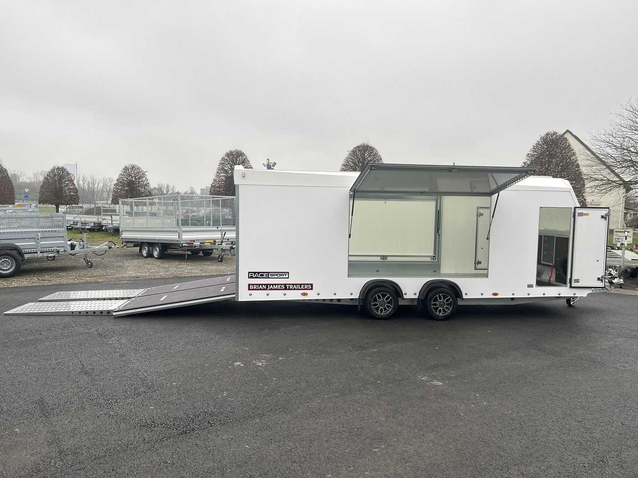 BRIAN_JAMES Race Sport Autotransporter geschlossen - Прицеп-автовоз: фото 1 BRIAN_JAMES Race Sport Autotransporter geschlossen - Прицеп-автовоз: фото 1
