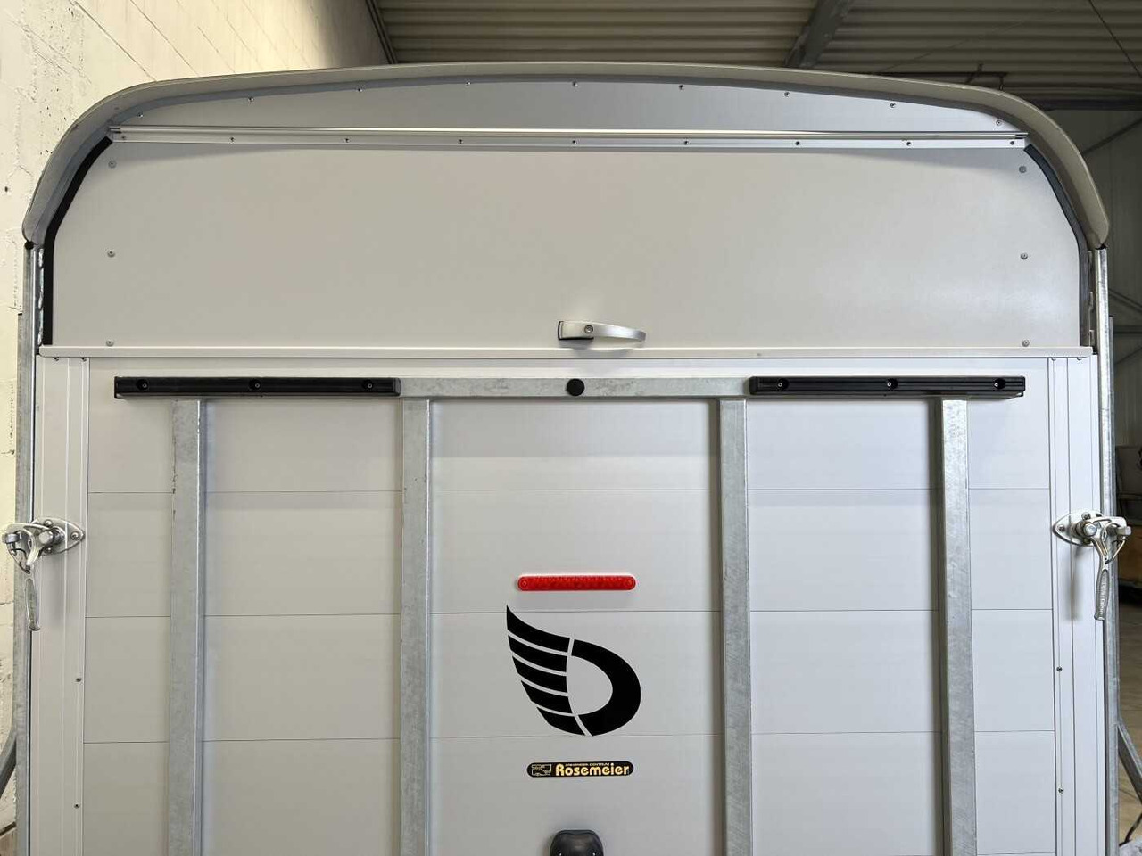 CHEVAL LIBERTE DEBON C1000 Roadster Autotransporter geschlossen в лизинг CHEVAL LIBERTE DEBON C1000 Roadster Autotransporter geschlossen: фото 16 CHEVAL LIBERTE DEBON C1000 Roadster Autotransporter geschlossen в лизинг CHEVAL LIBERTE DEBON C1000 Roadster Autotransporter geschlossen: фото 16