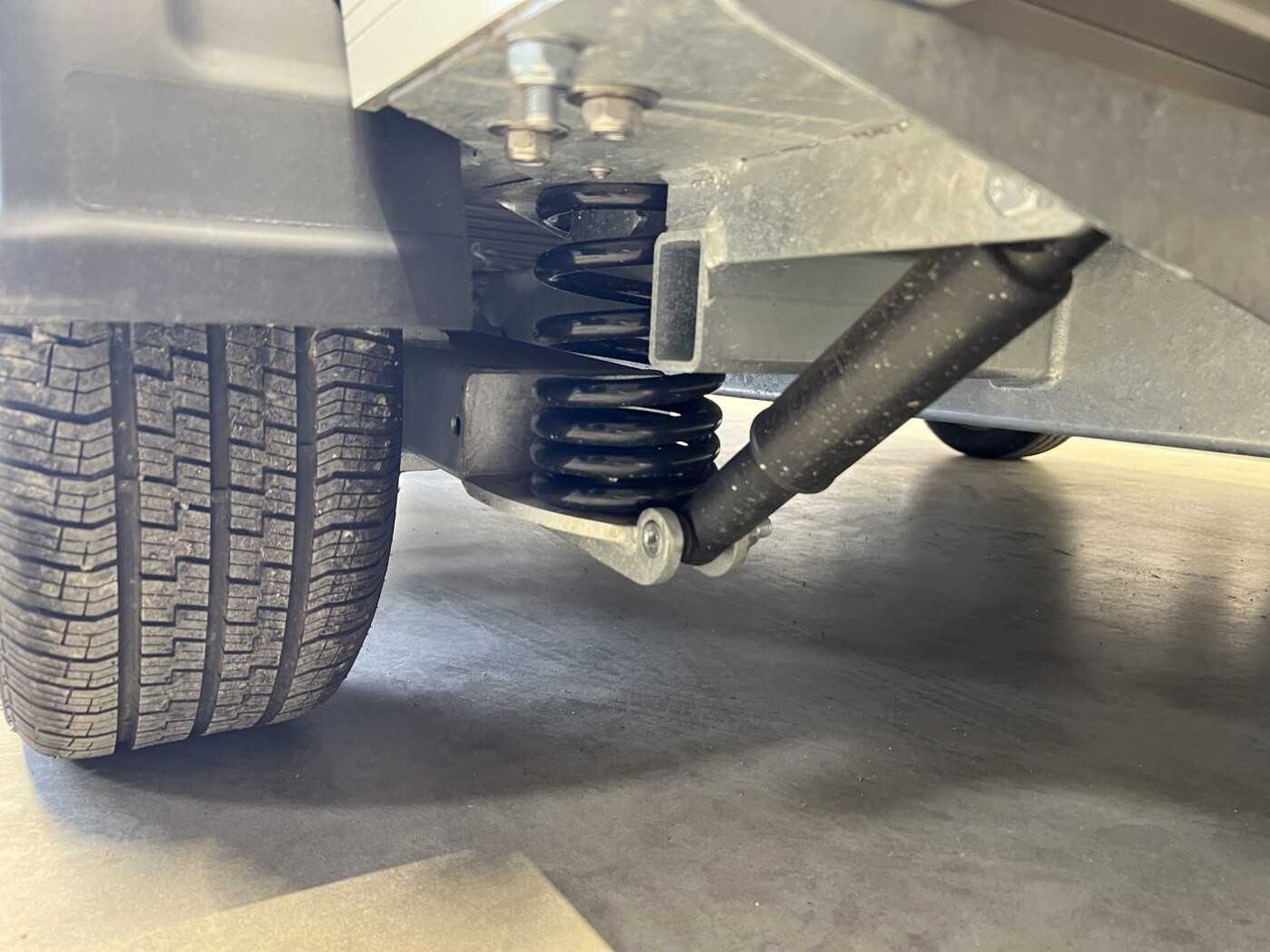 CHEVAL LIBERTE DEBON C1000 Roadster Autotransporter geschlossen в лизинг CHEVAL LIBERTE DEBON C1000 Roadster Autotransporter geschlossen: фото 26 CHEVAL LIBERTE DEBON C1000 Roadster Autotransporter geschlossen в лизинг CHEVAL LIBERTE DEBON C1000 Roadster Autotransporter geschlossen: фото 26