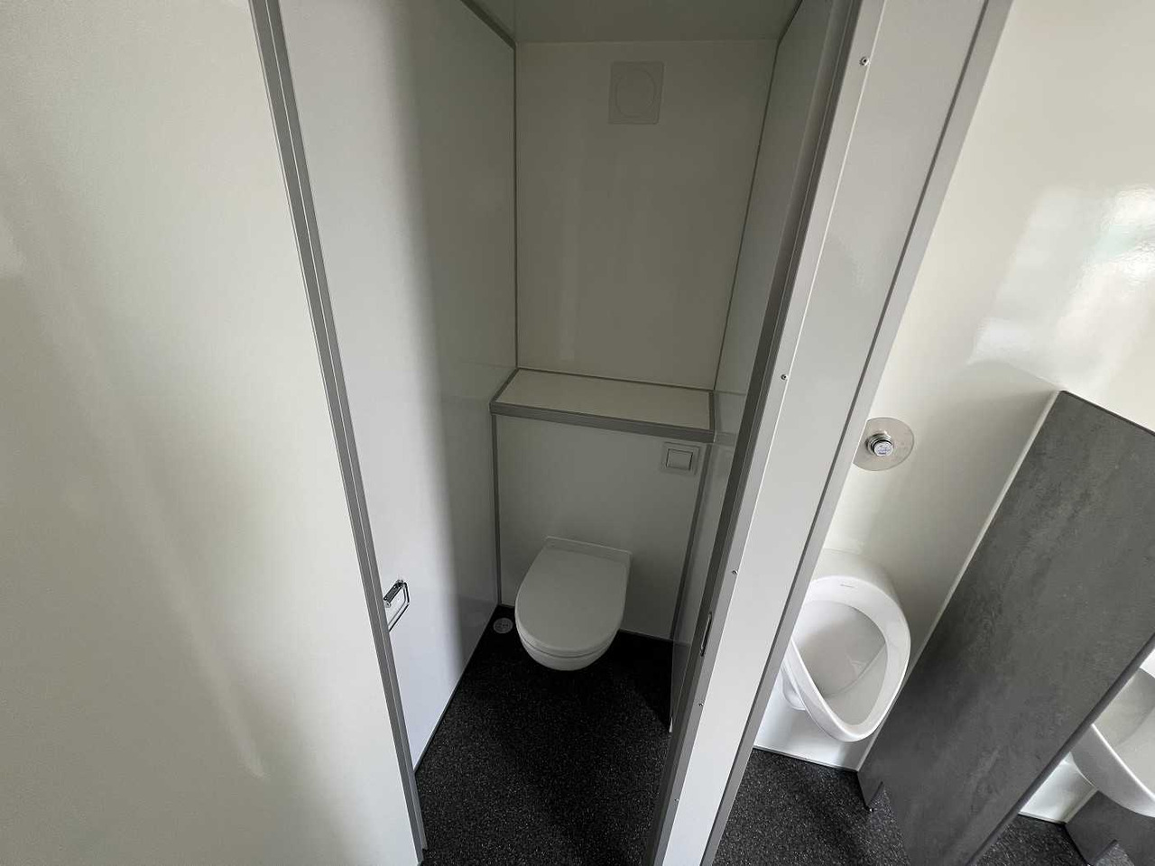 Новый Прицеп ROSEMEIER EW TA-NO 6 Damen, 1 Herren + 6 Urinale Toilettenanhänger: фото 10