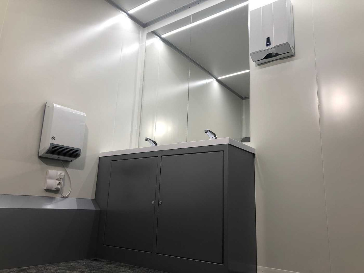Прицеп ROSEMEIER VE 4 Damen, 1 Herren, 4 Urinale Toilettenanhänger: фото 7