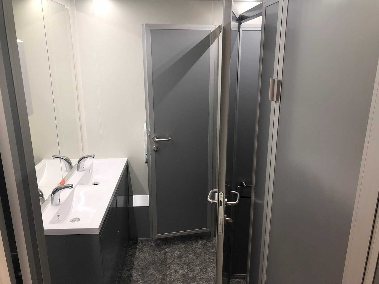 Прицеп ROSEMEIER VE 4 Damen, 1 Herren, 4 Urinale Toilettenanhänger: фото 16