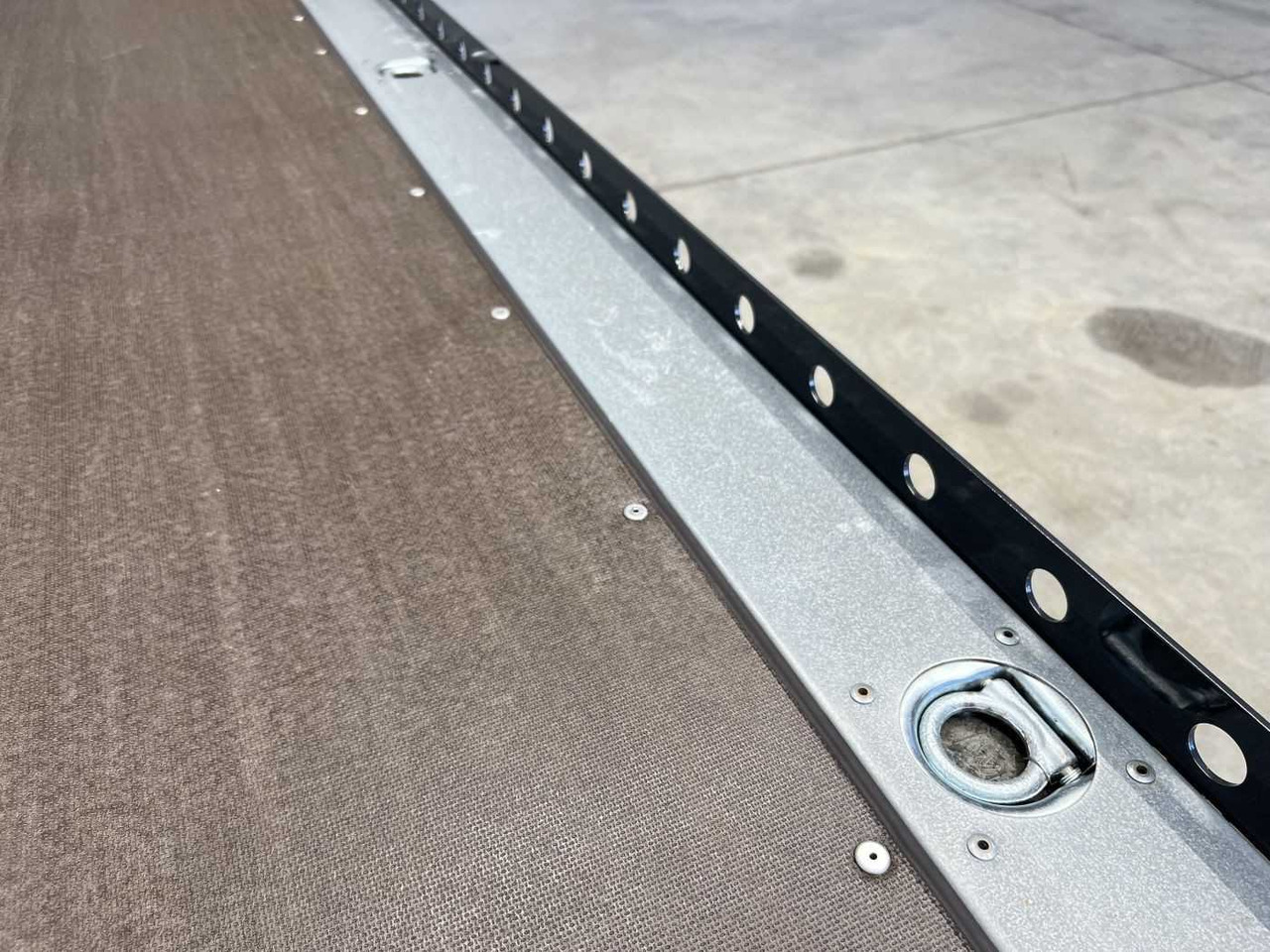 Новый Прицеп для спецтехники UNSINN UF 3617-13 Maschinentransporter: фото 11 Новый Прицеп для спецтехники UNSINN UF 3617-13 Maschinentransporter: фото 11